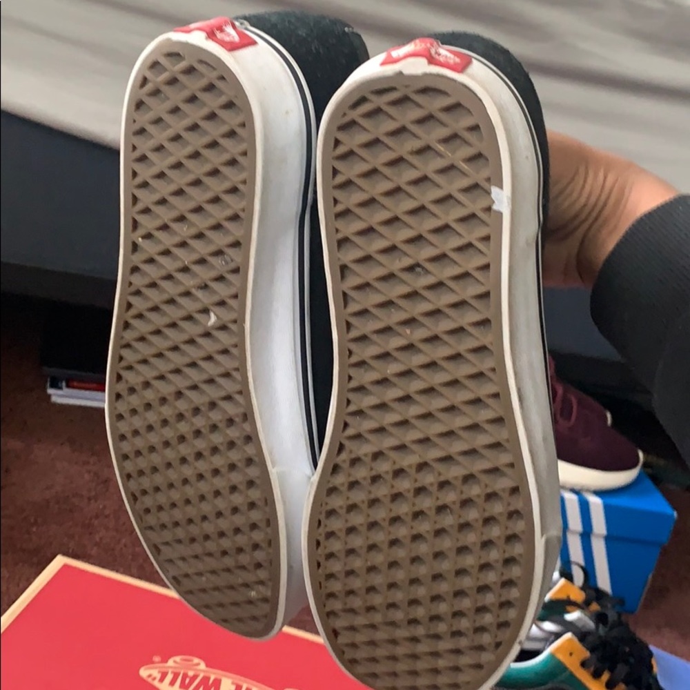 Vans - Picture 2 of 3
